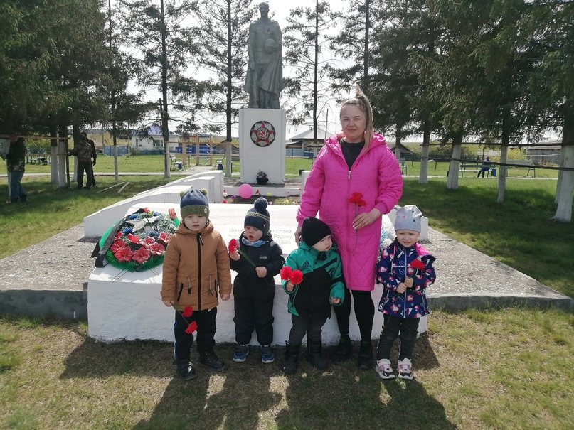 В канун праздника День Победы.