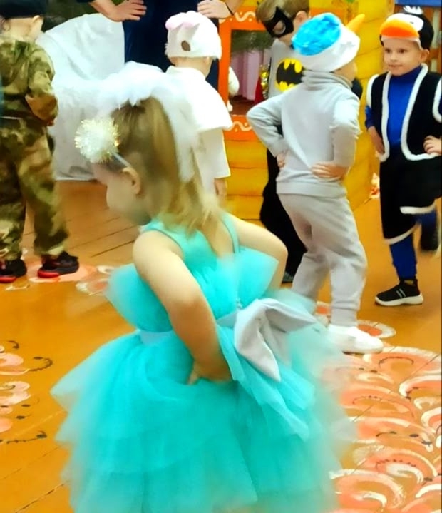 Новогодние утренники..