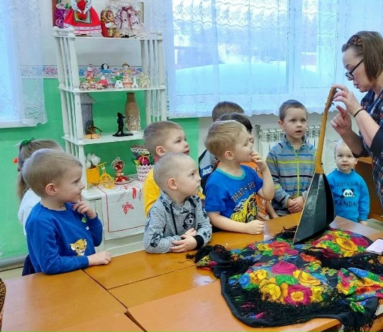 Русские народные музыкальные инструменты.