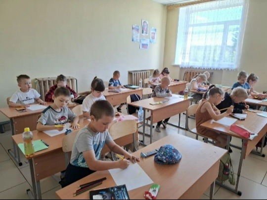 Наши будущие первоклассники продолжают осваиваться в школе!.